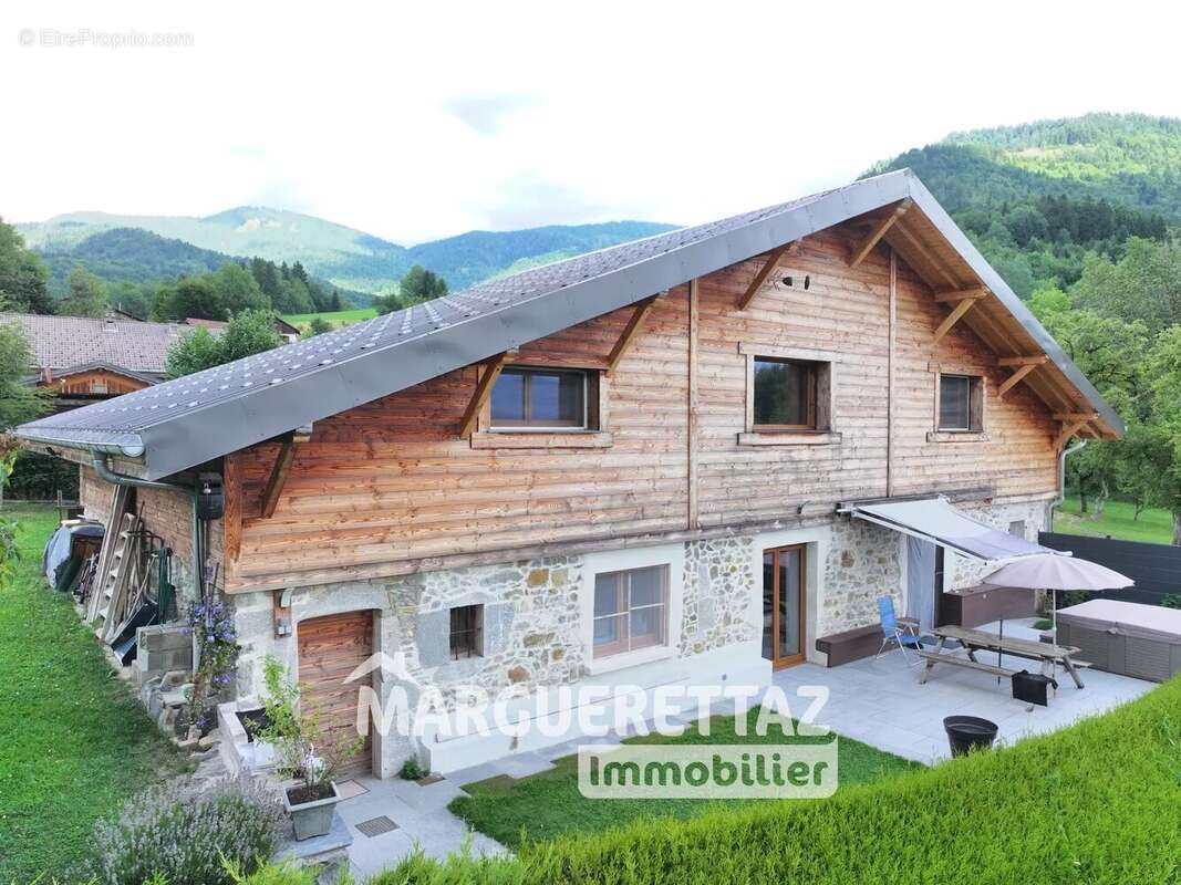 Maison à ONNION