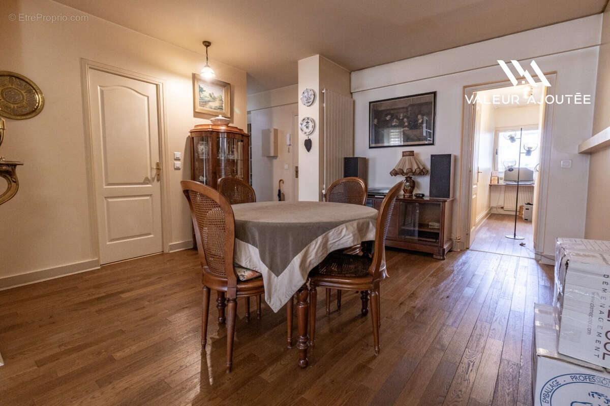 Appartement à LEVALLOIS-PERRET