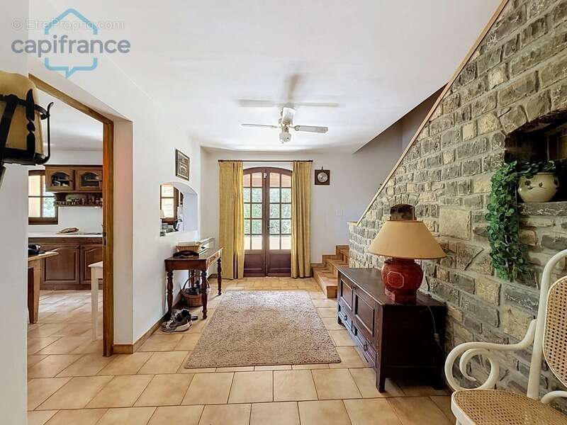 À vendre à 10 min d'Anduze: Maison avec Gîte et Piscine - Idéale pour Investissement ou Accueil Familial ! - photo 7