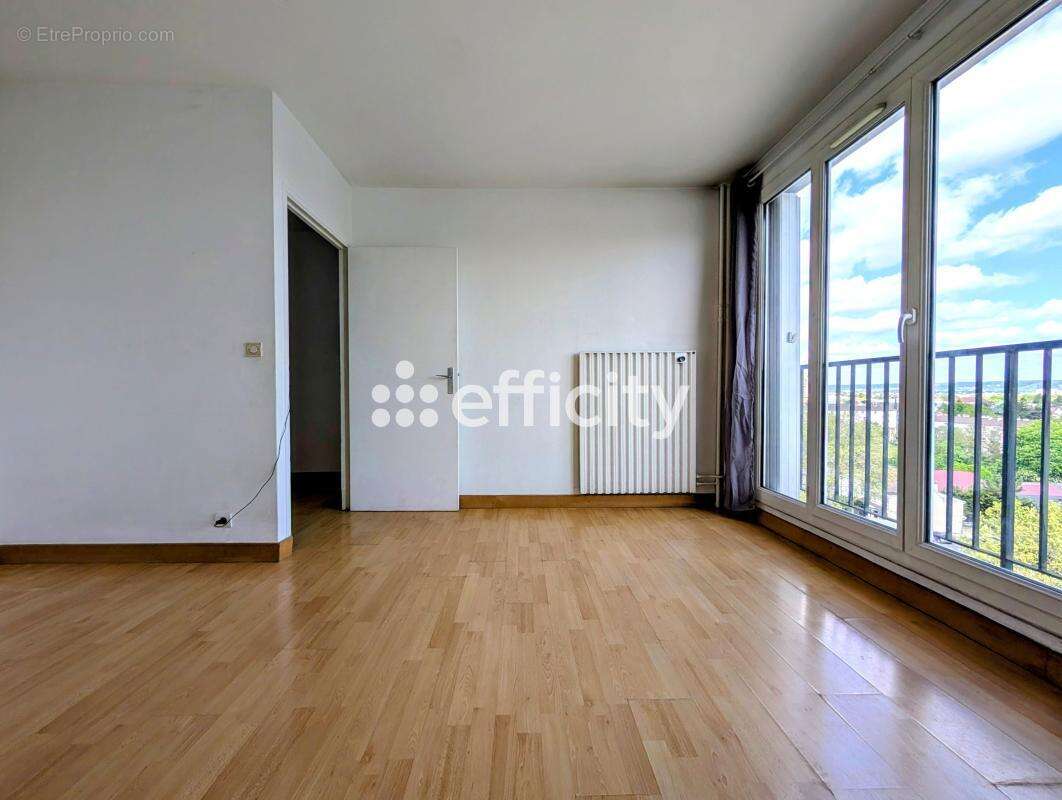Appartement à EPINAY-SUR-SEINE