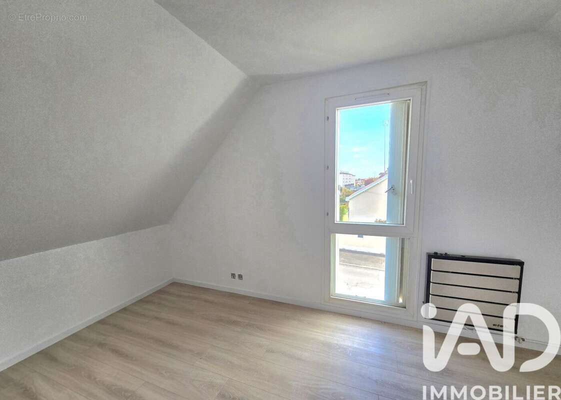 Photo 9 - Appartement à LA CHAPELLE-SAINT-LUC