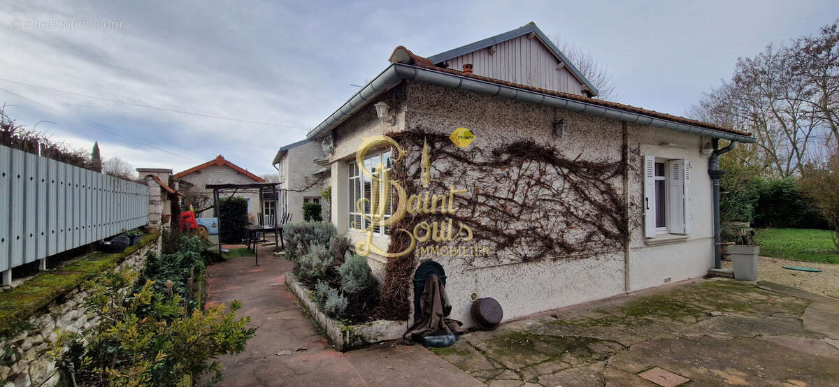 Maison à CHAMPIGNY-SUR-VEUDE