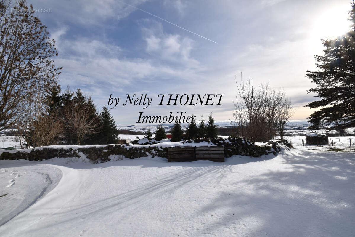 Maison à BESSE-ET-SAINT-ANASTAISE