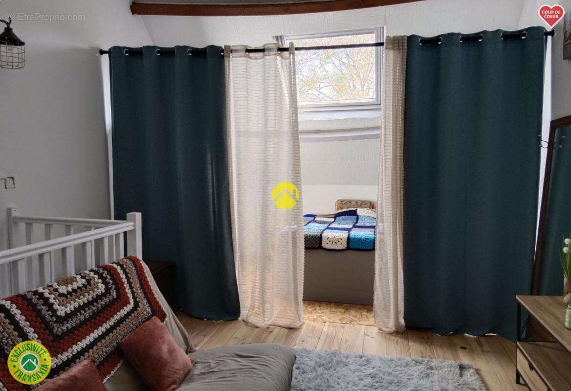 Maison à LE BOURG-D'HEM