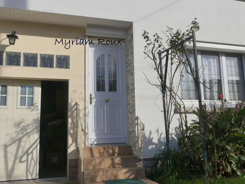 Maison à LA CHAPELLE-SAINT-MESMIN