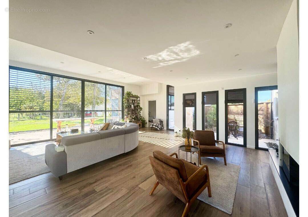 Maison à SAINT-BARTHELEMY-D&#039;ANJOU