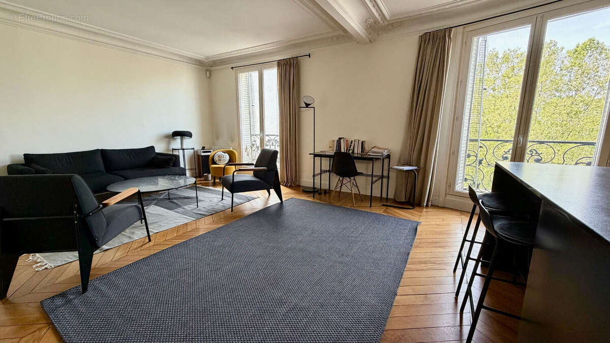 Appartement à PARIS-10E