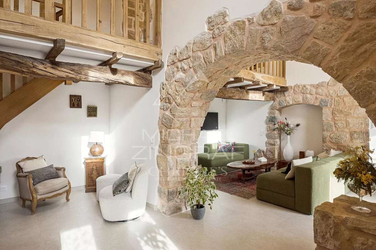 Maison à SPERACEDES