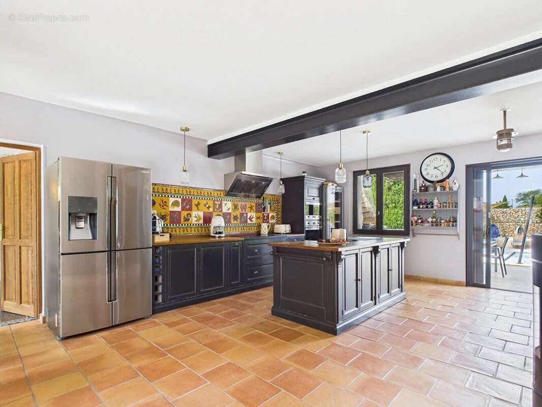 A Vendre : Mas en pierre avec piscine à Molleges - photo 16