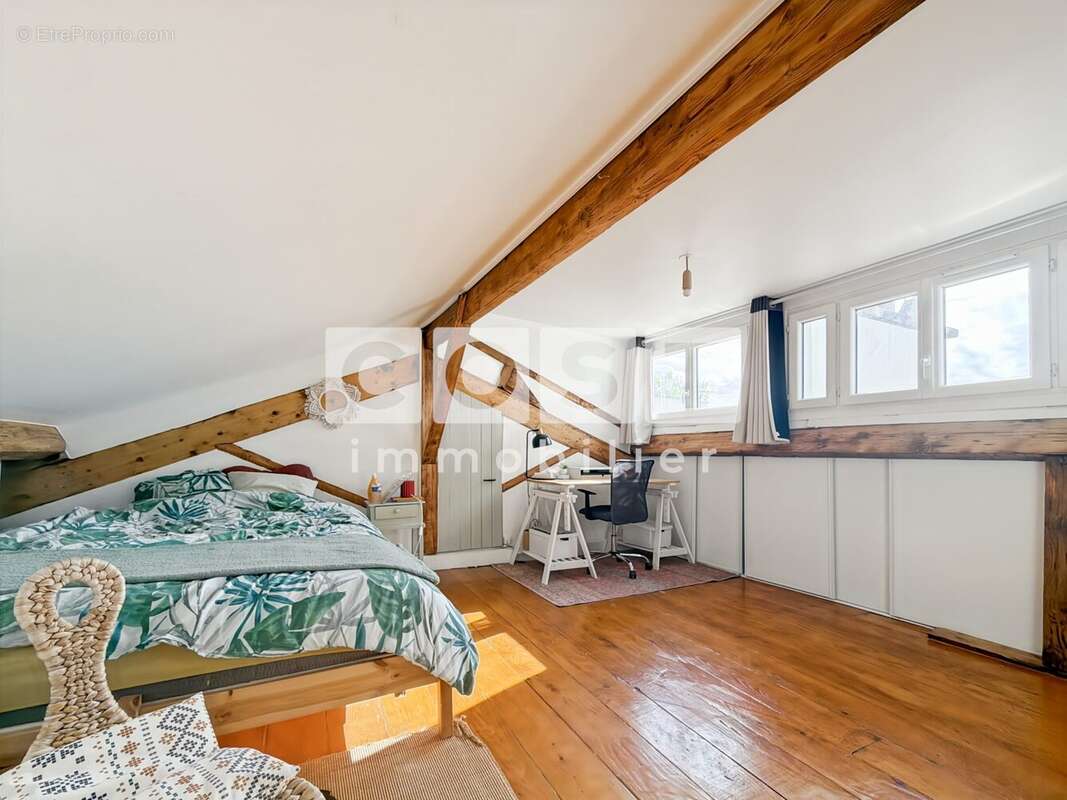 Appartement à COLOMBES