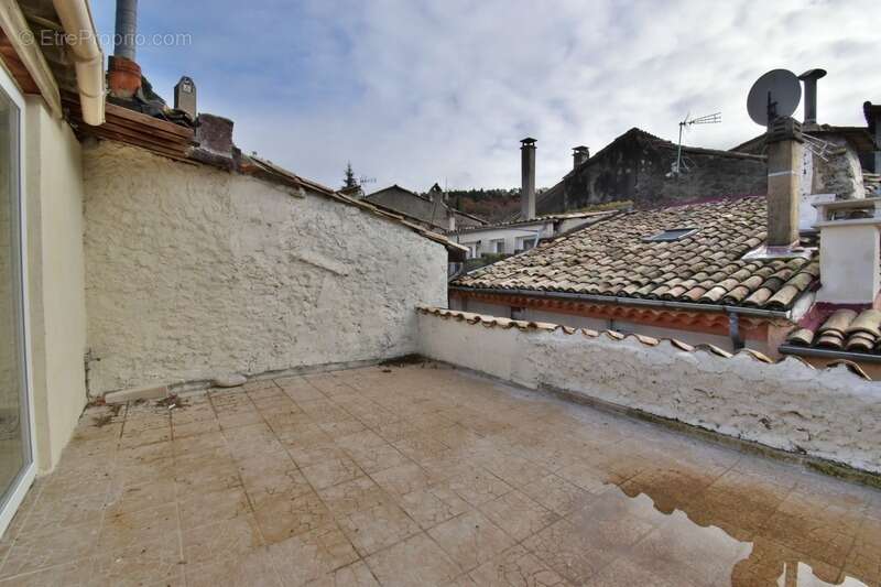 Appartement à VOLONNE