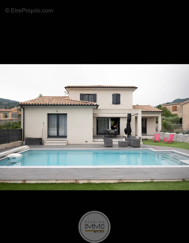 Maison à L'ESCALE