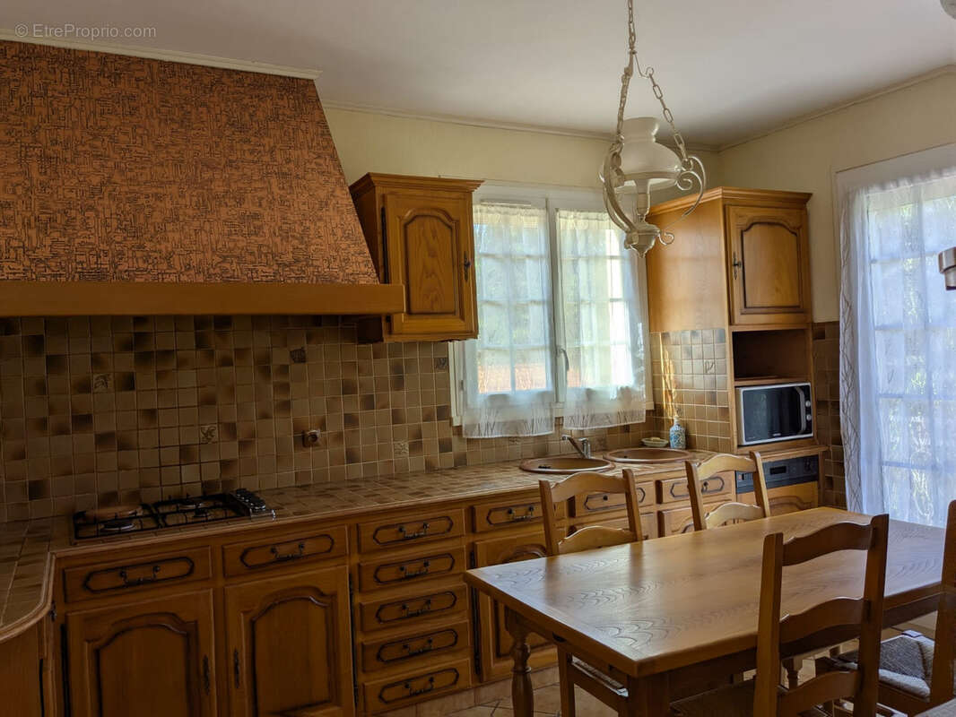 Maison à FONTCOUVERTE