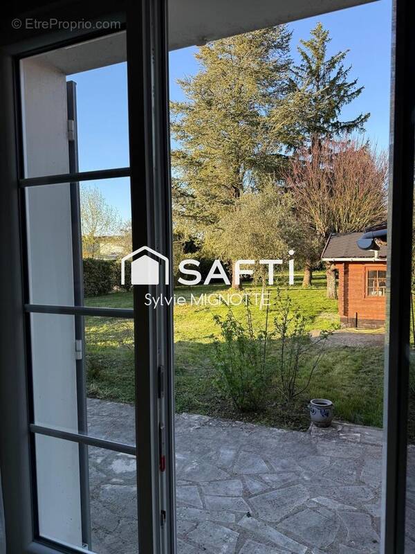 Photo 1 - Maison à SURGERES