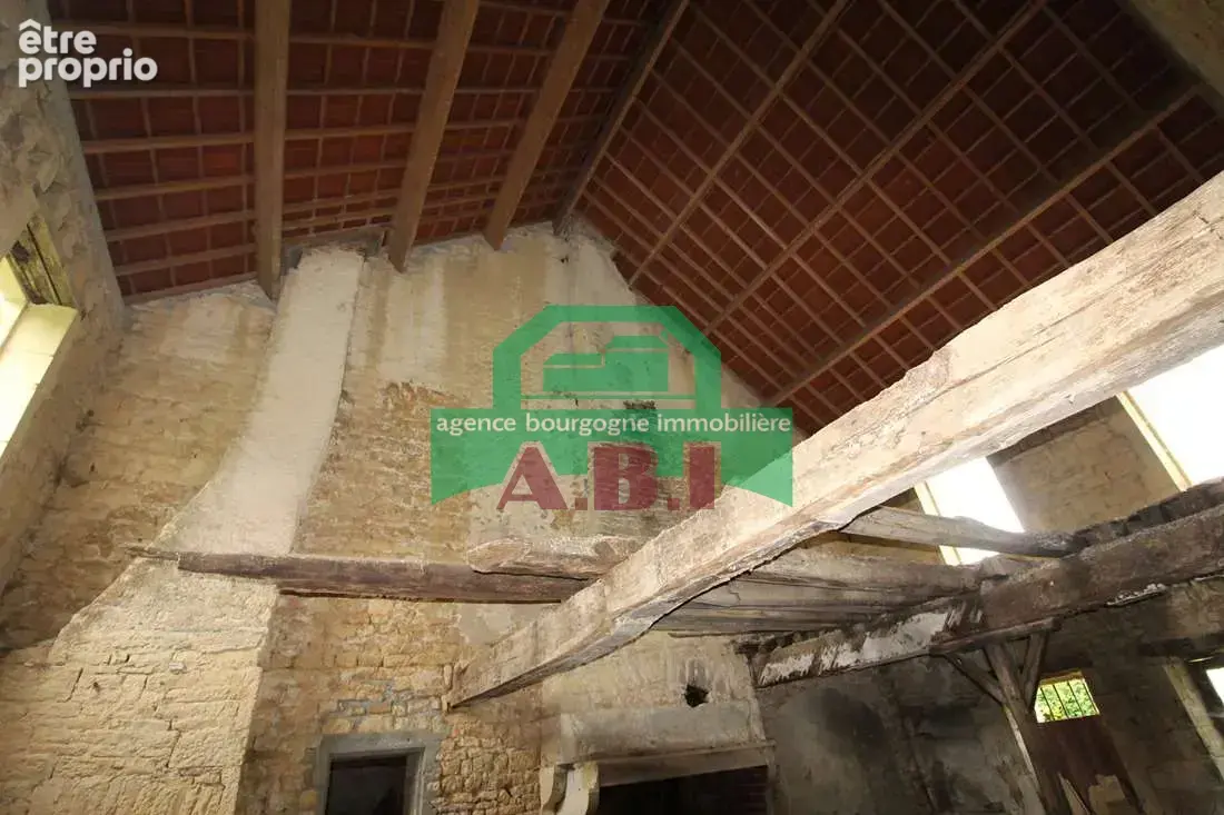 58, Exclusivité Agence - Bâtiment de 1773 belles pierres de pays à réhabité en habitation. - photo 4