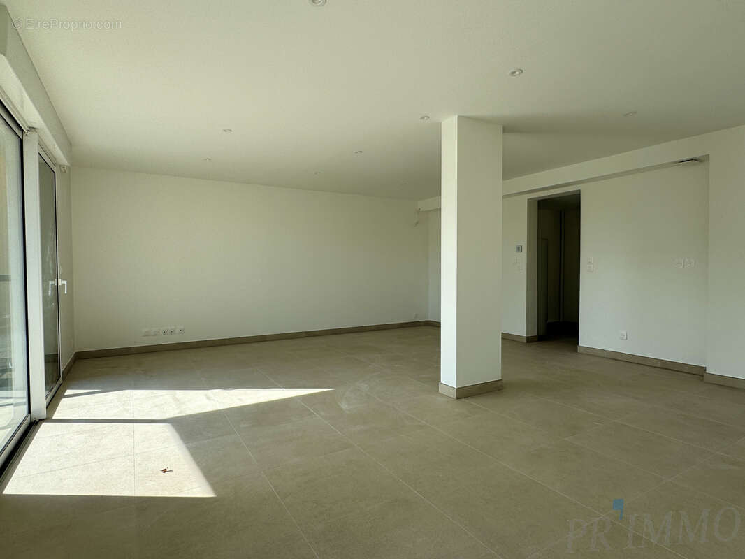 Port fréjus 2   appartement 3 pièces de 76 m2 avec jardin, terrasses et 3 parkings - photo 7