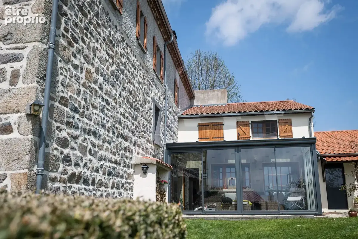 Maison 20 pièces 508 m² à vendre à Olloix (63450) - photo 3