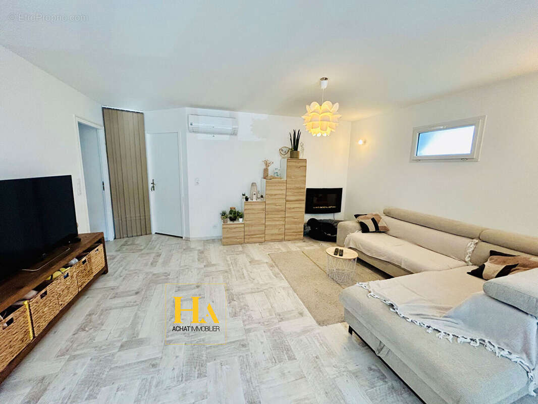 Maison à MALATAVERNE