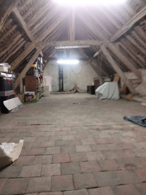 Maison de caractère de 153 m2 à Auxy   Beaux volumes, dépendances et jardin - photo 15