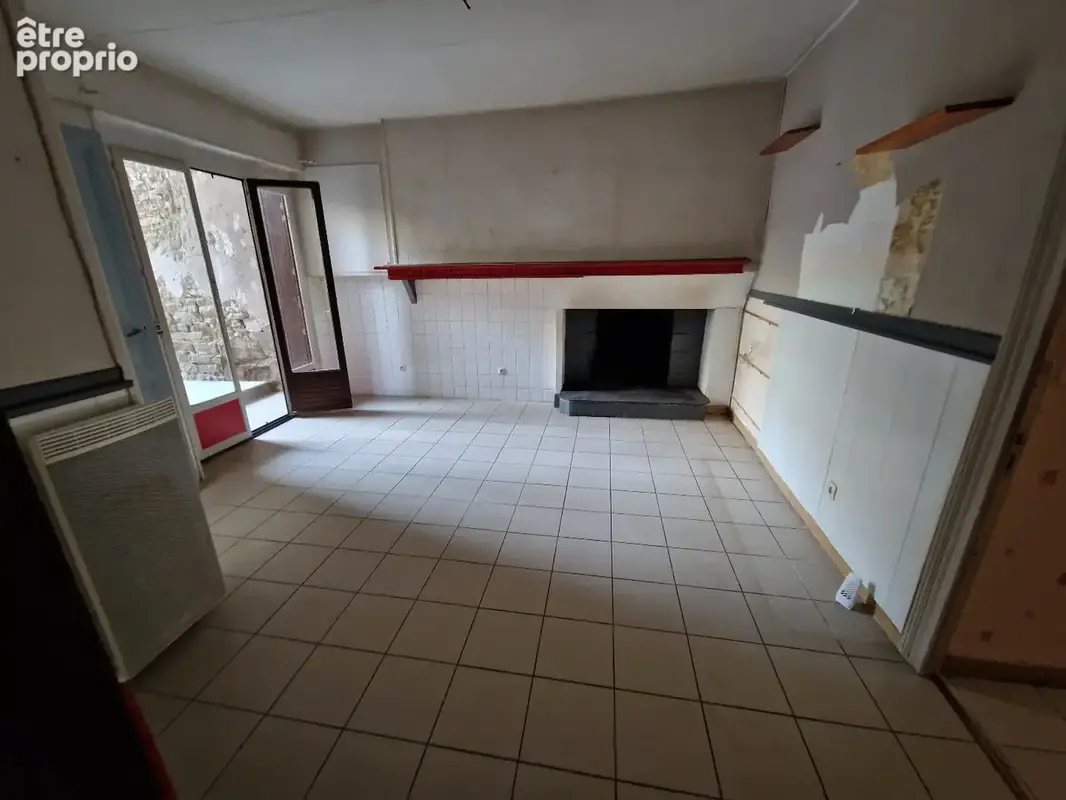 Maison de village en pierre 2 faces de type 3/4 avec remises et cour attenantes - photo 5