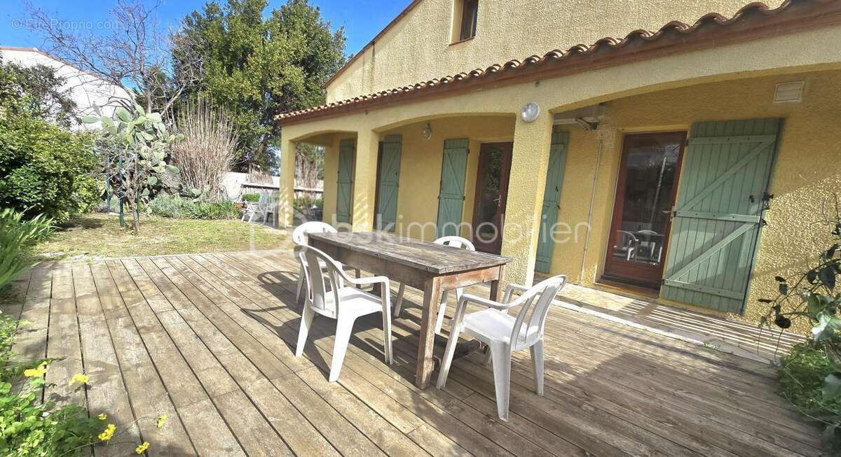 Maison à SAINT-LAURENT-DE-LA-SALANQUE