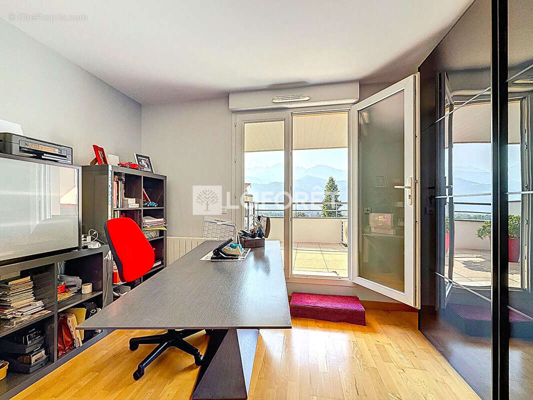 Appartement à SAINT-ISMIER