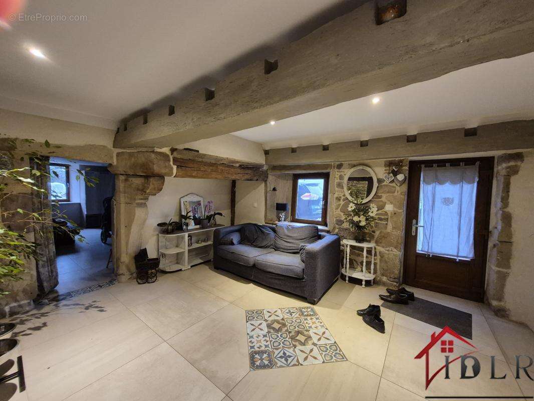 Belle ferme rénovée de 190 m2 avec terrain constructible et - photo 10