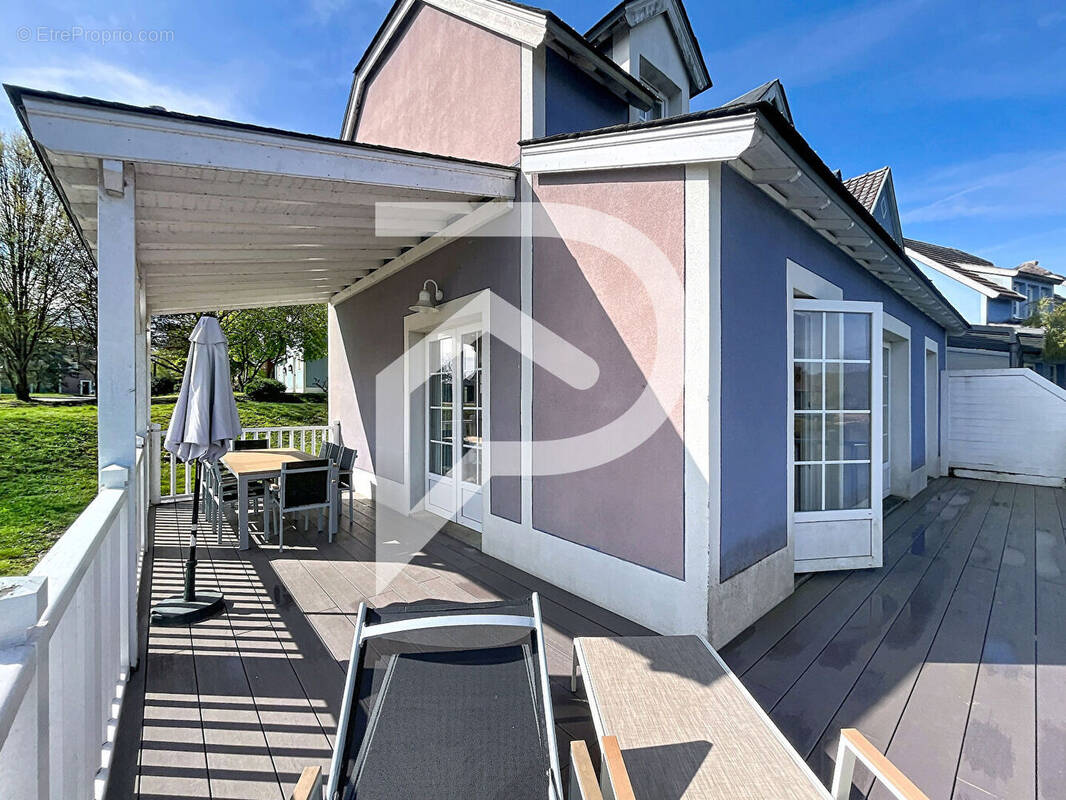 Maison à CHAMOUILLE