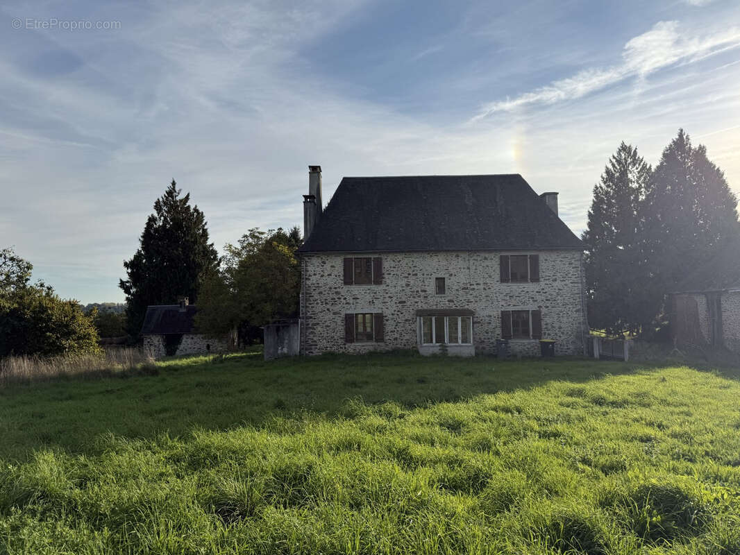 Maison à PERPEZAC-LE-NOIR