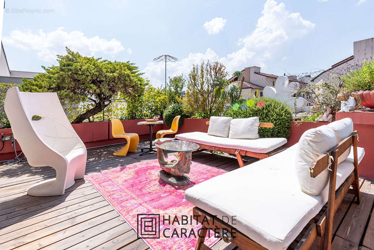Appartement  3 pièces et terrasse - photo 2