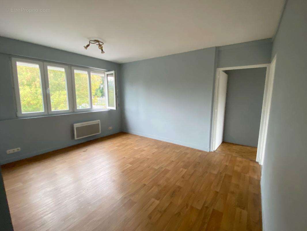 Appartement à COMBS-LA-VILLE