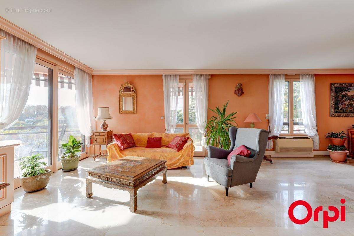 Appartement à CALUIRE-ET-CUIRE