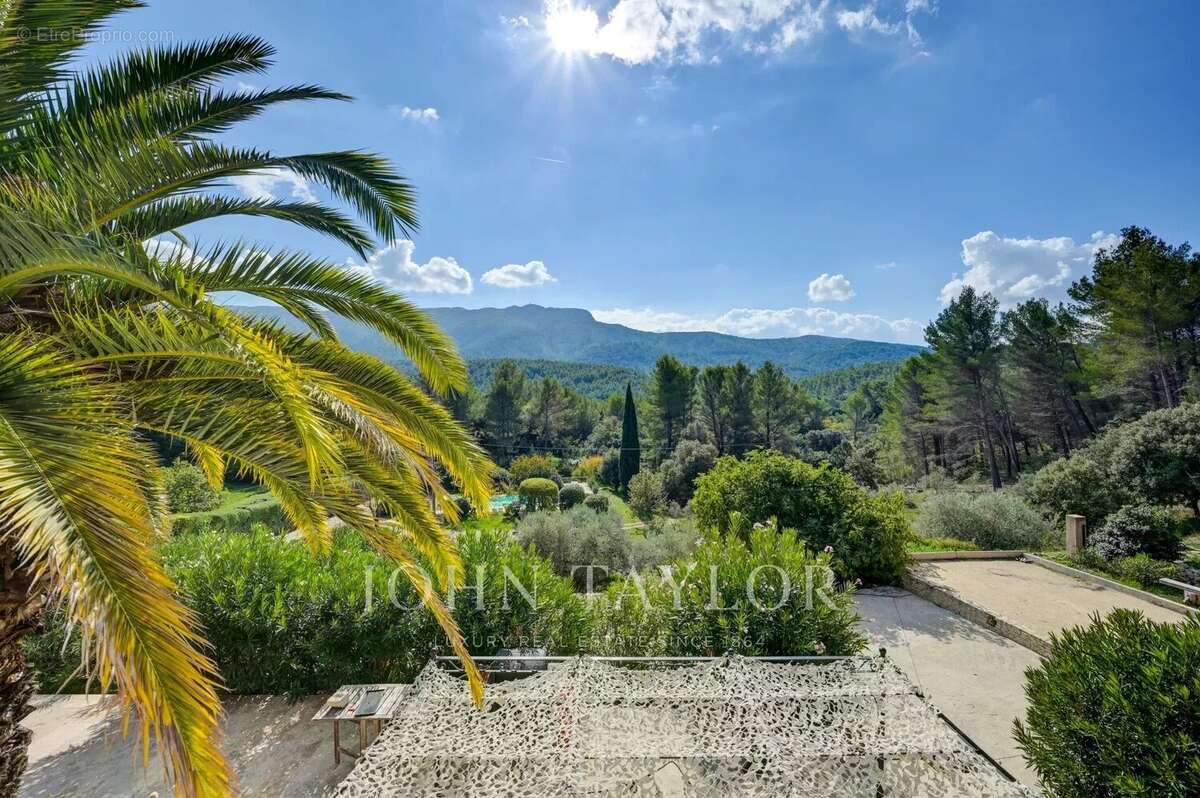 Maison à VAUVENARGUES