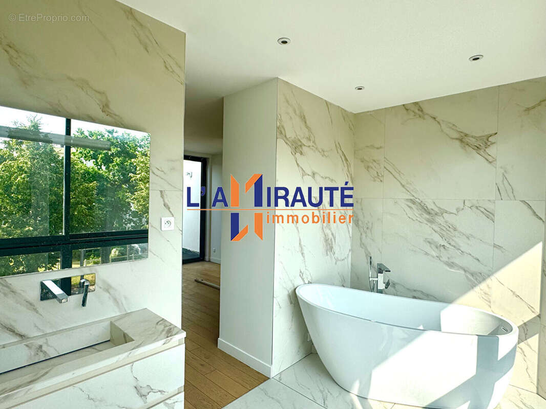 Maison à MAISONS-LAFFITTE