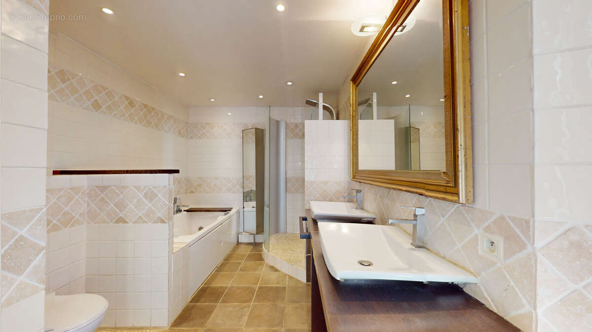 Maison à NEAUPHLE-LE-VIEUX