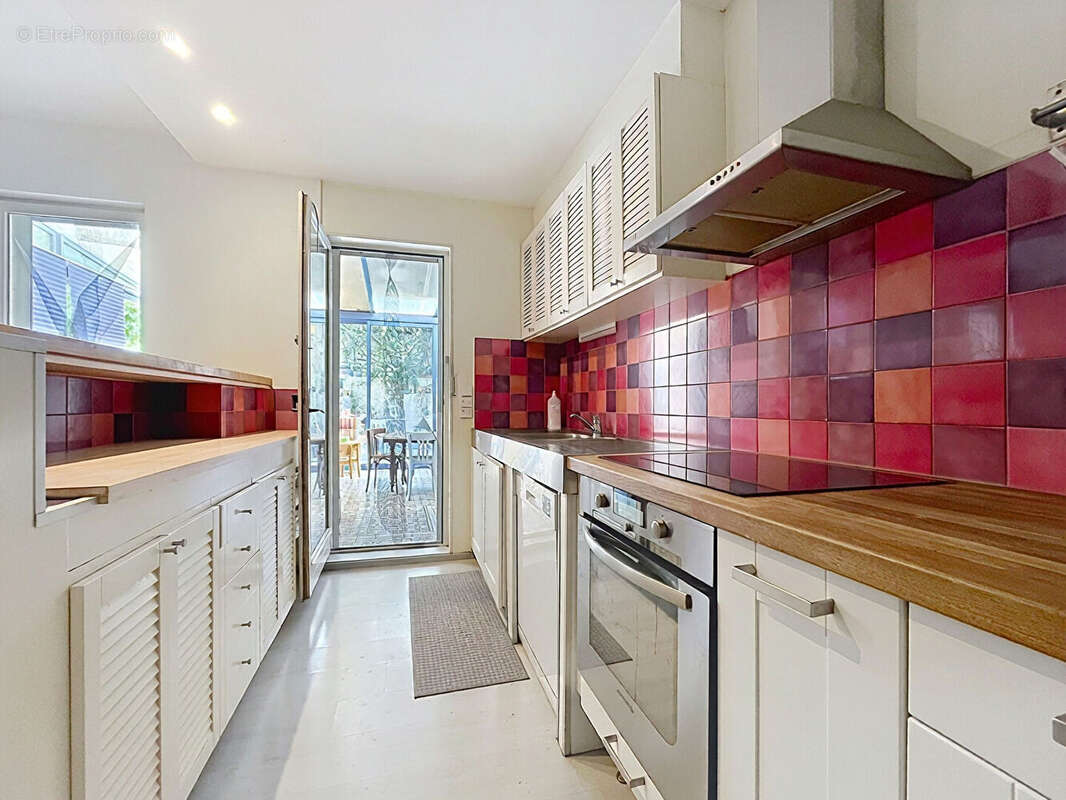 Appartement à MARSEILLE-4E