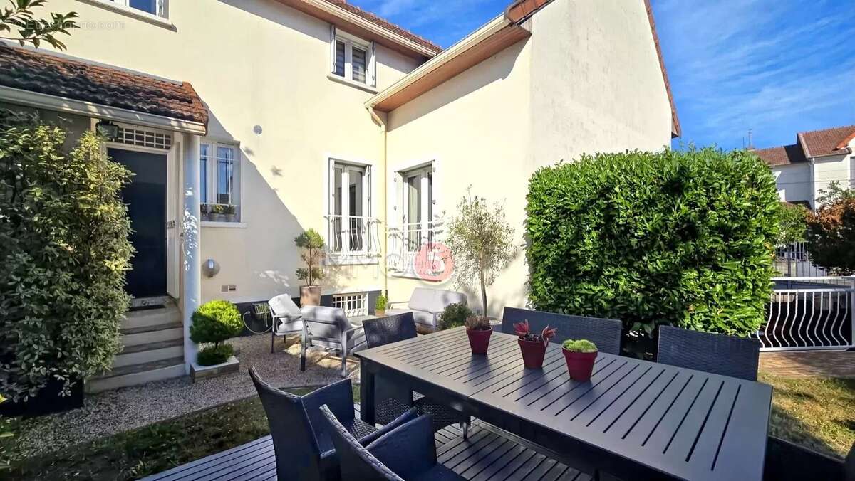 Maison à VILLEMOMBLE