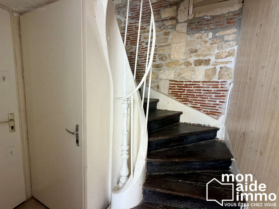 Appartement 220 m² à Ruffec  - photo 7