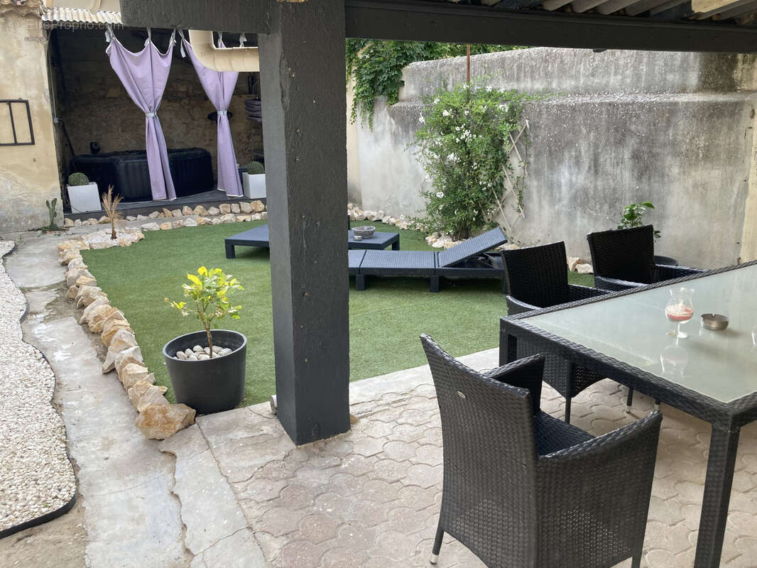 Maison à ROQUEMAURE