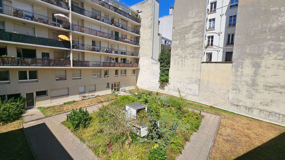 Appartement à PARIS-18E