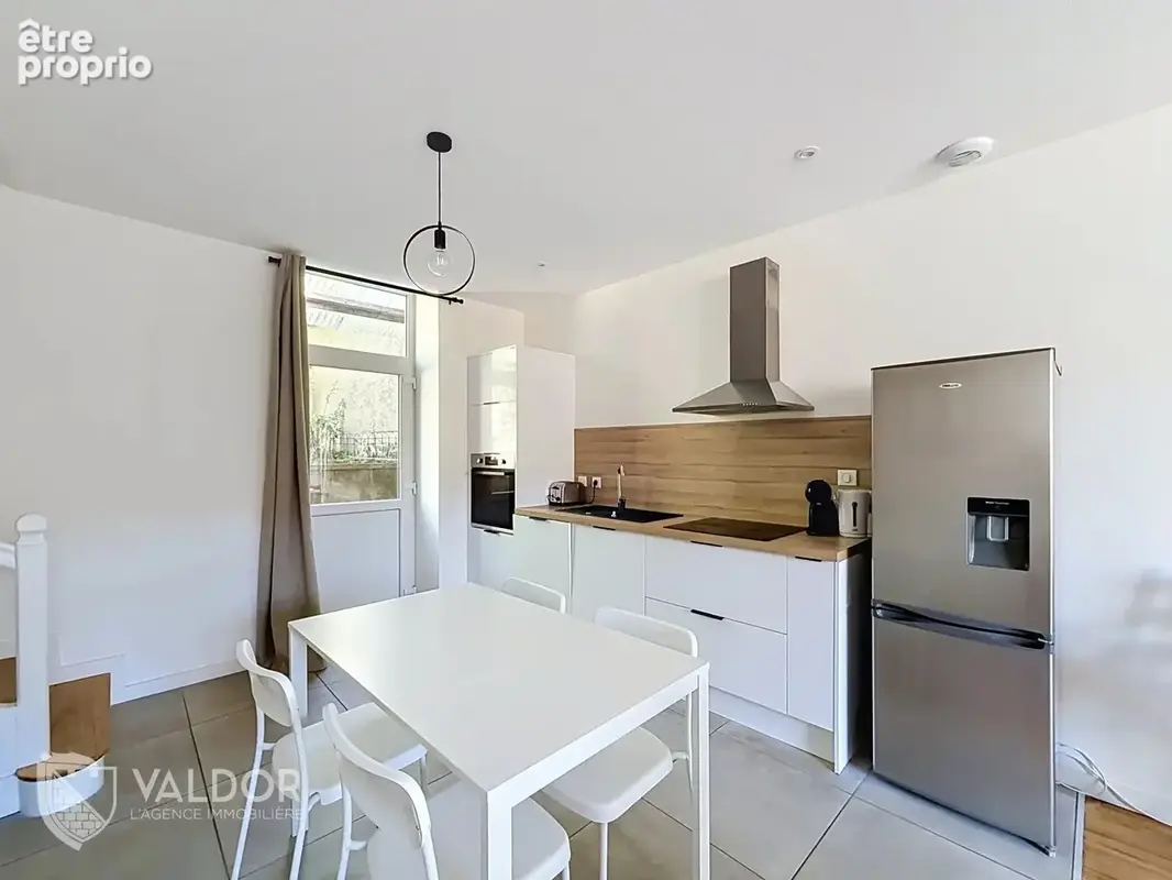 Maison avec garage et jardin hyper centre Montmerle - photo 3
