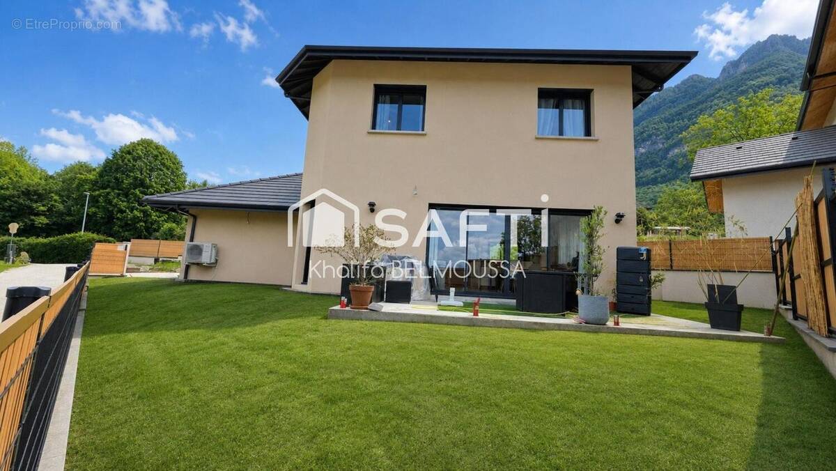 Photo 1 - Maison à DRUMETTAZ-CLARAFOND