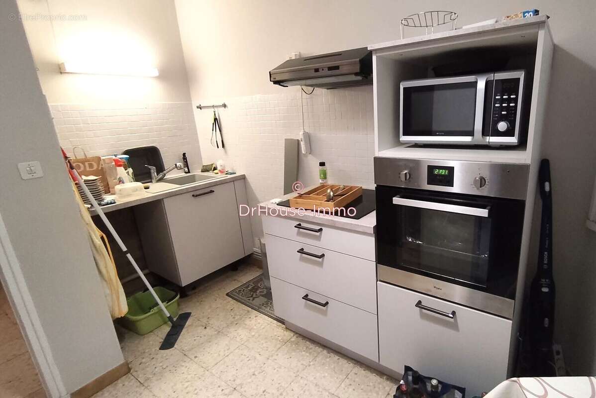 Appartement à BAGNOLS-SUR-CEZE