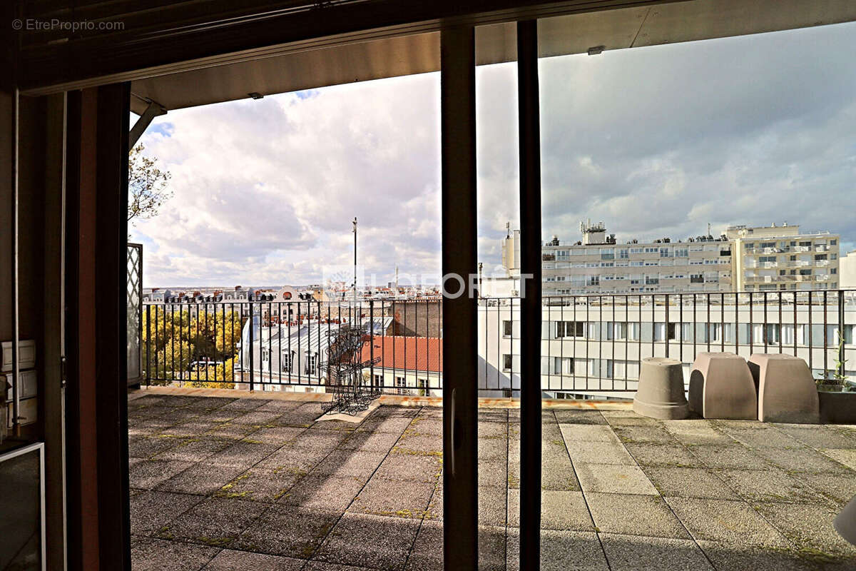 Appartement à PARIS-14E