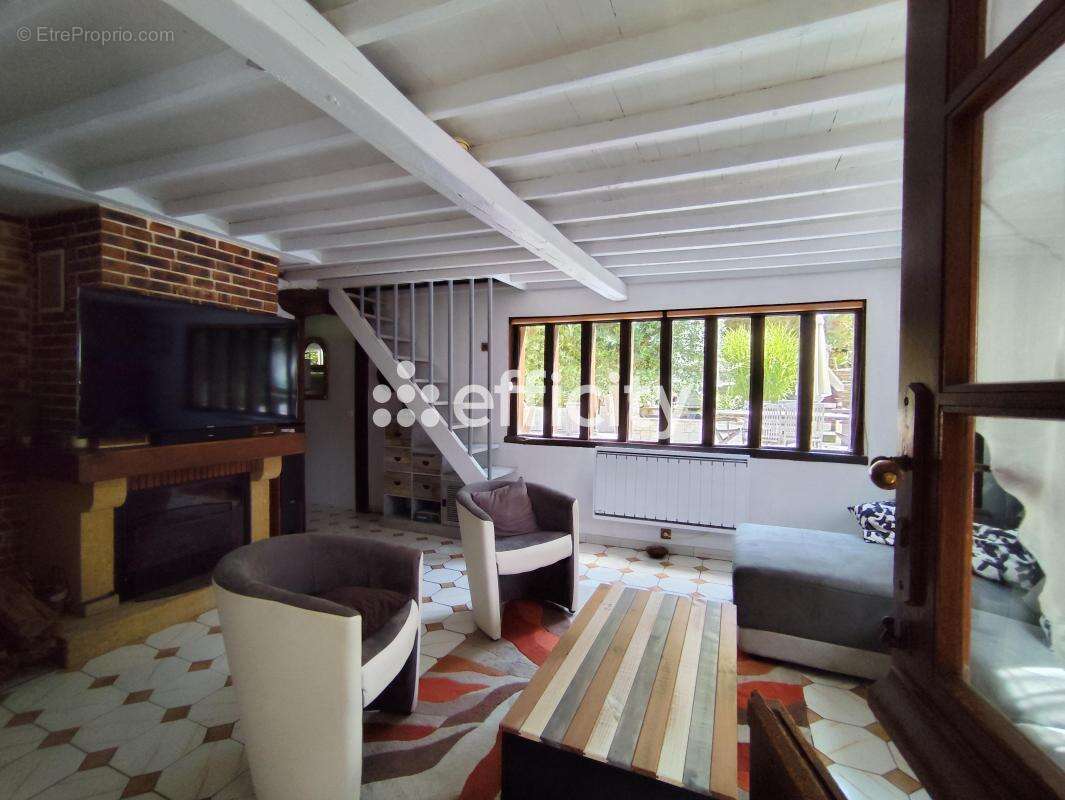 Maison à SAINTE-GAUBURGE-SAINTE-COLOMBE