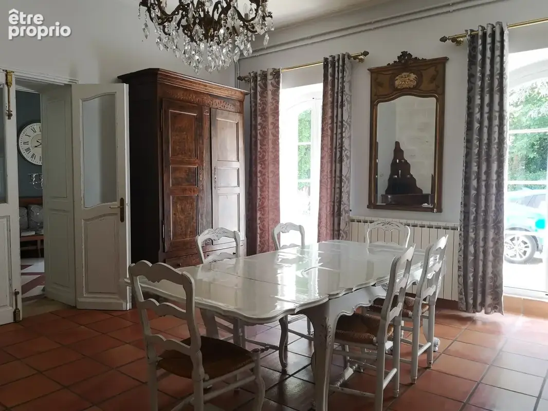 Maison 500 m² à Entraigues-Sur-La-Sorgue  - photo 4