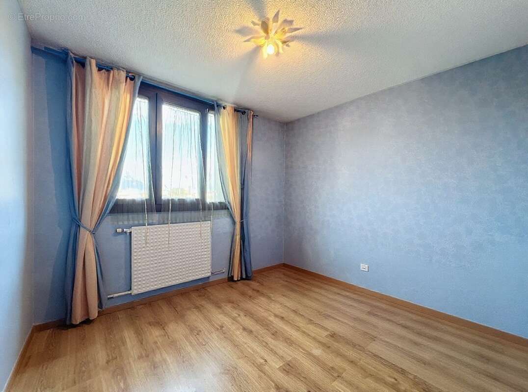 Chambre 4 - Appartement à LE PONT-DE-CLAIX