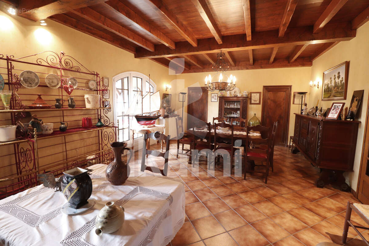 Maison à SALAISE-SUR-SANNE