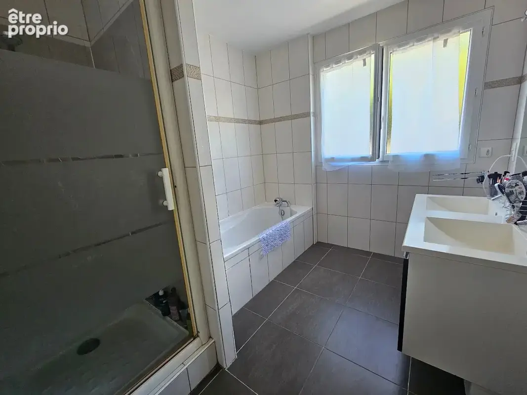MURET APPARTEMENT T4 de 103 m2 avec jardin et 2 places de parkings - photo 8