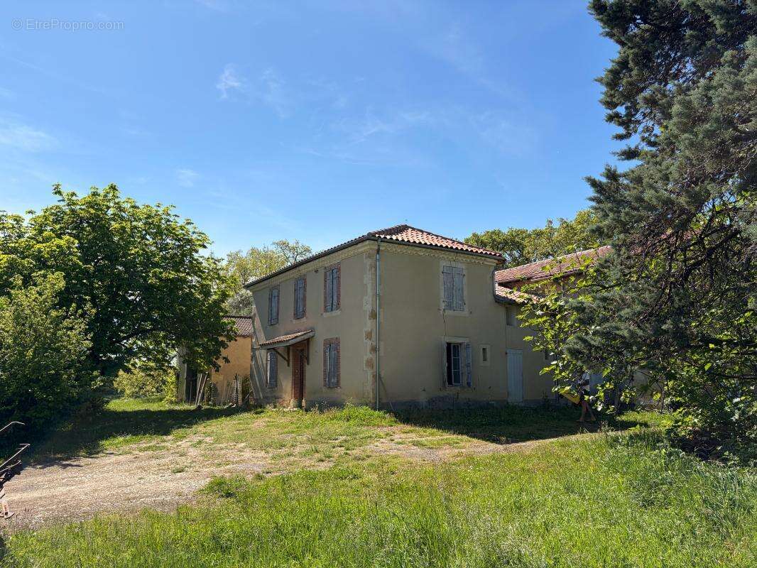 Maison à PAVIE